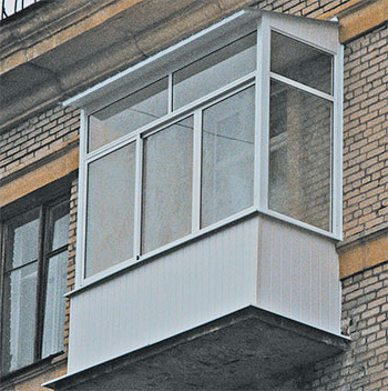 каркас крыши балкона из металлических треугольников